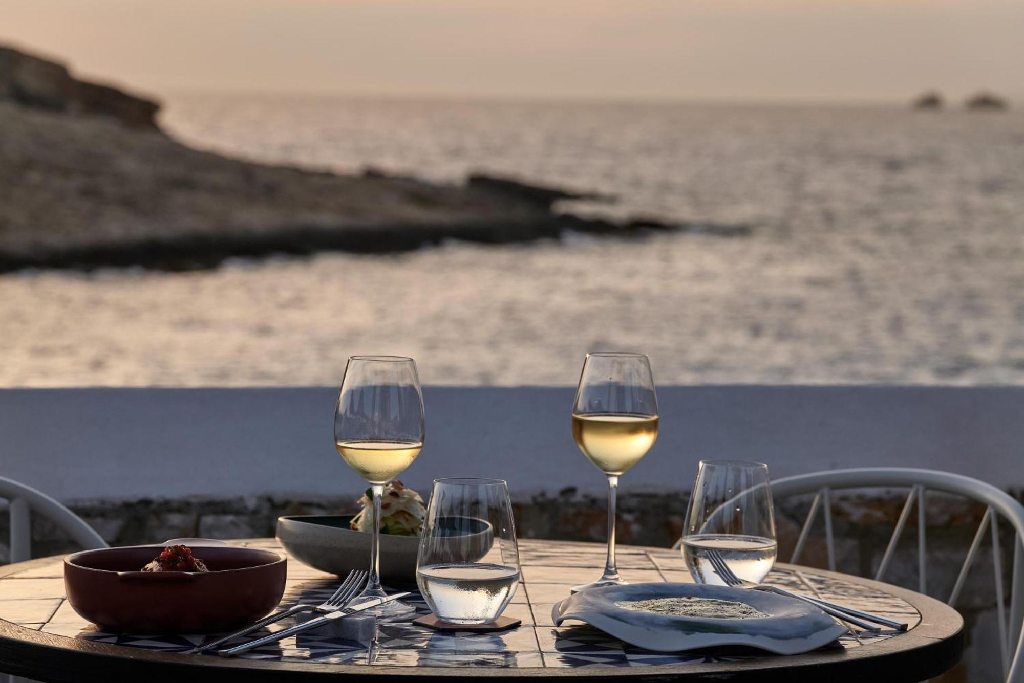 Andronis Minois Hotel Parasporos ภายนอก รูปภาพ