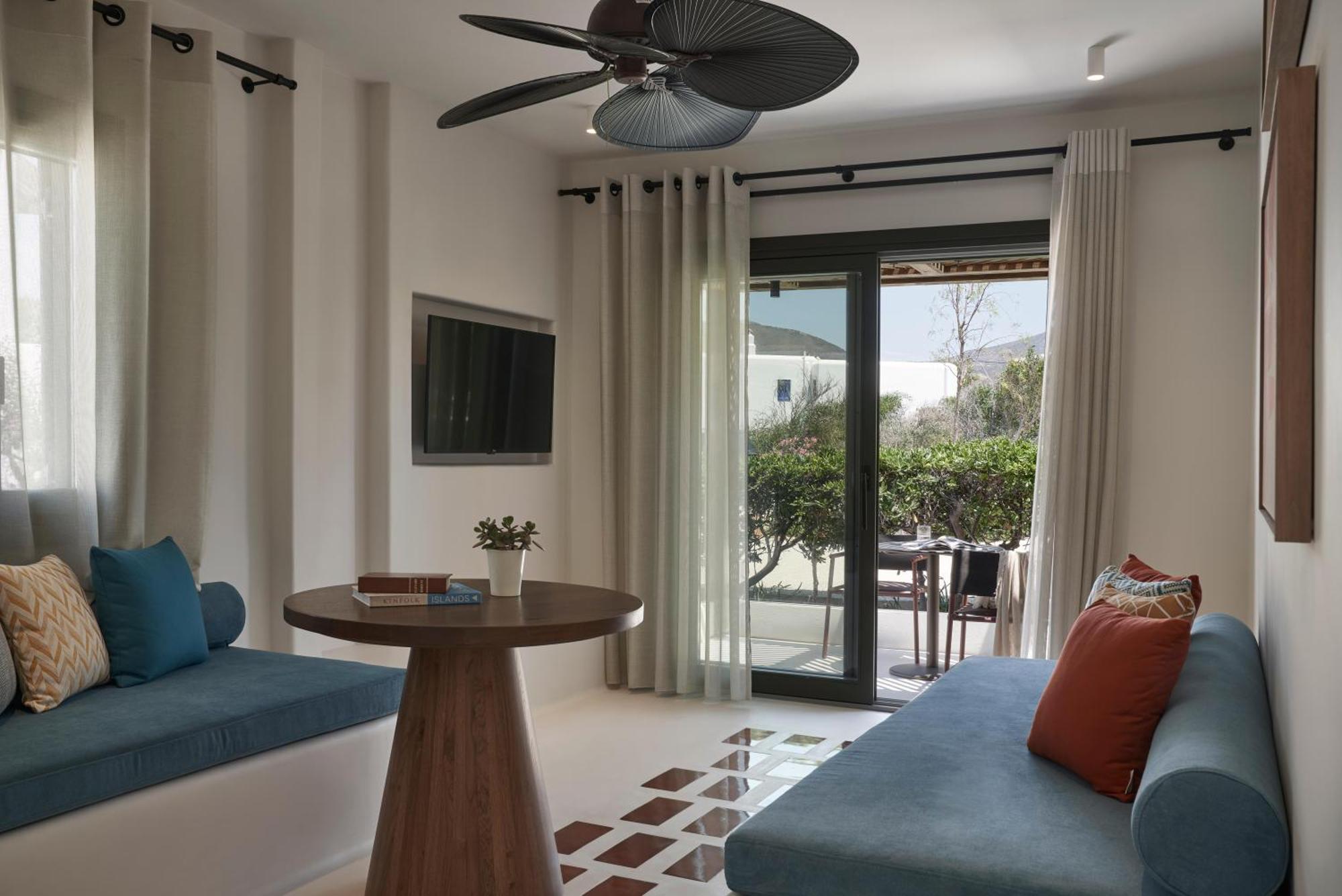 Andronis Minois Hotel Parasporos ภายนอก รูปภาพ